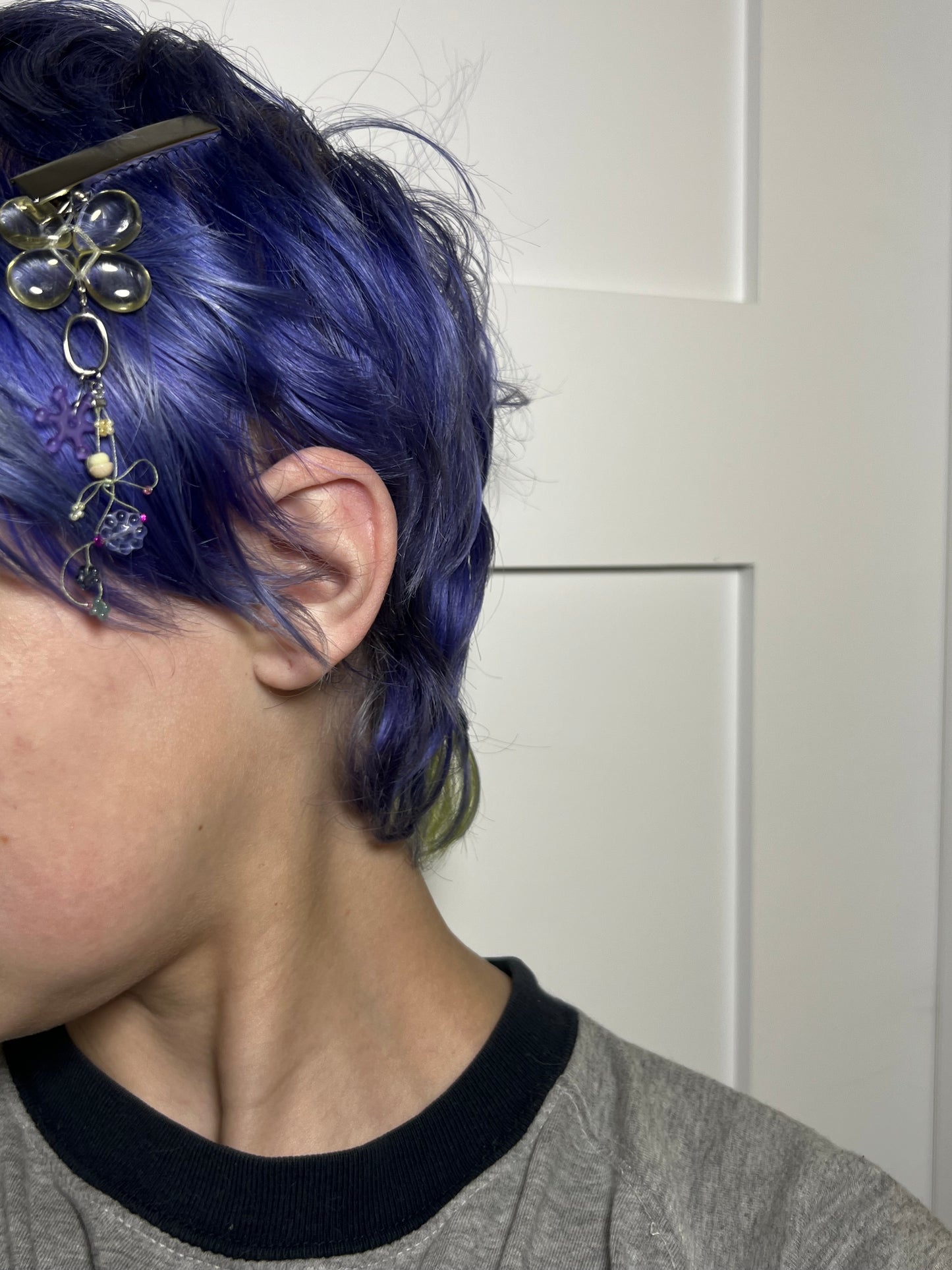 petal pool balance hair clip