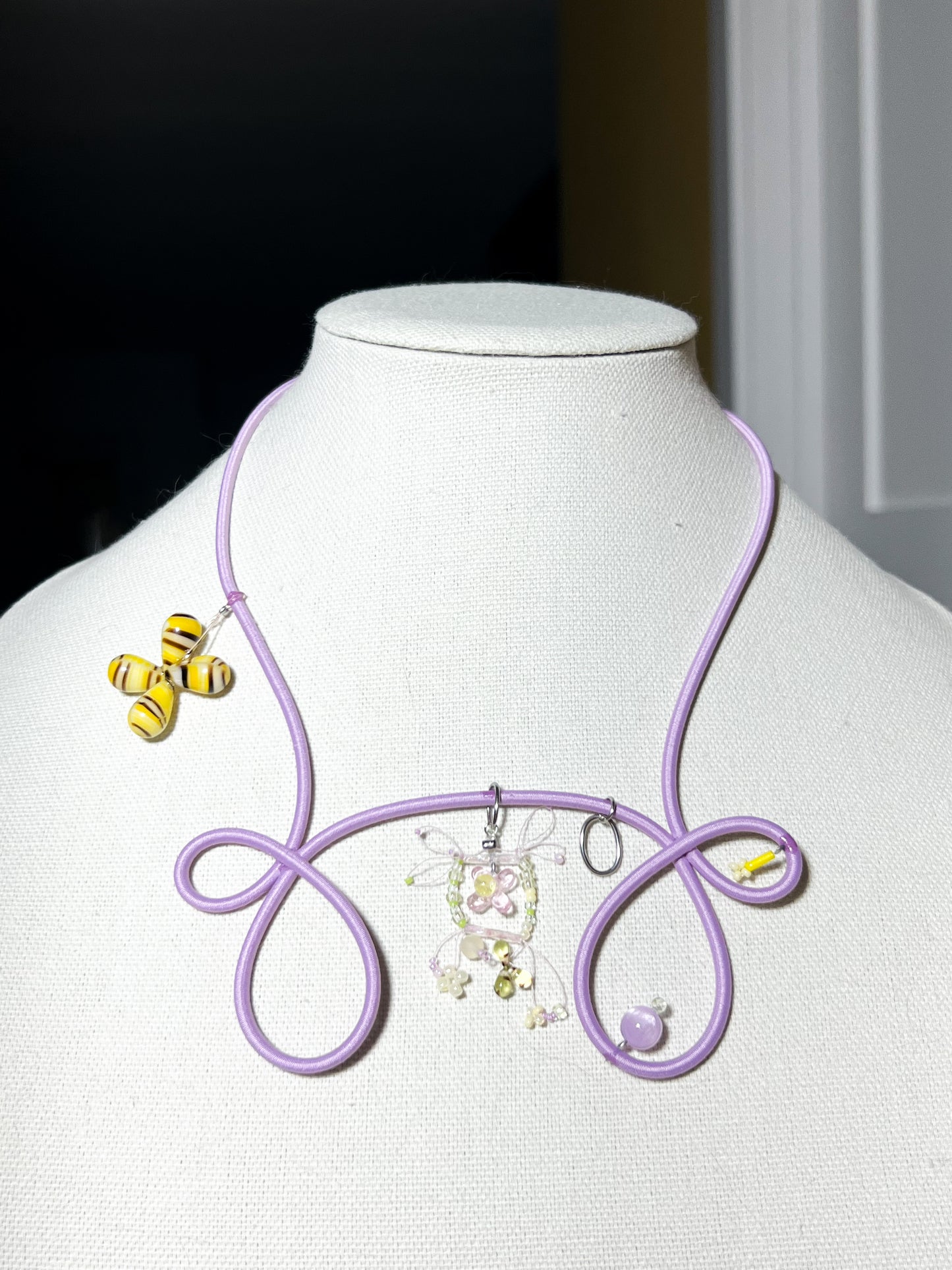 gemmySpring loop necklace