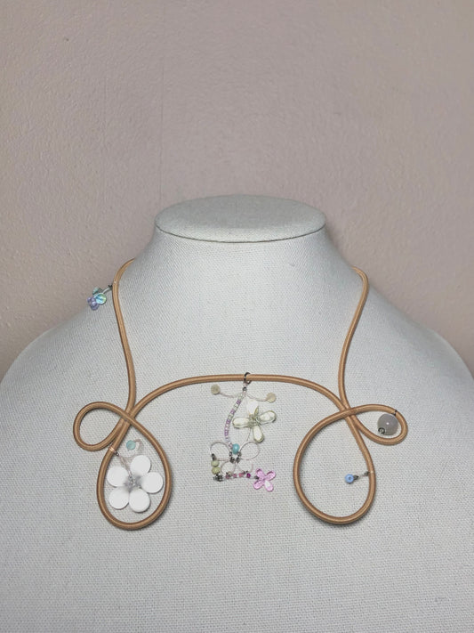 loop invsi necklace