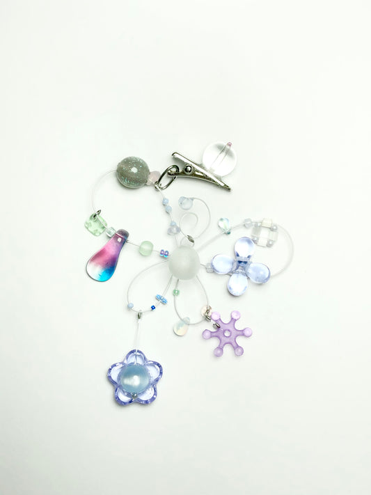 Amoeba gemmy orbit hair clip