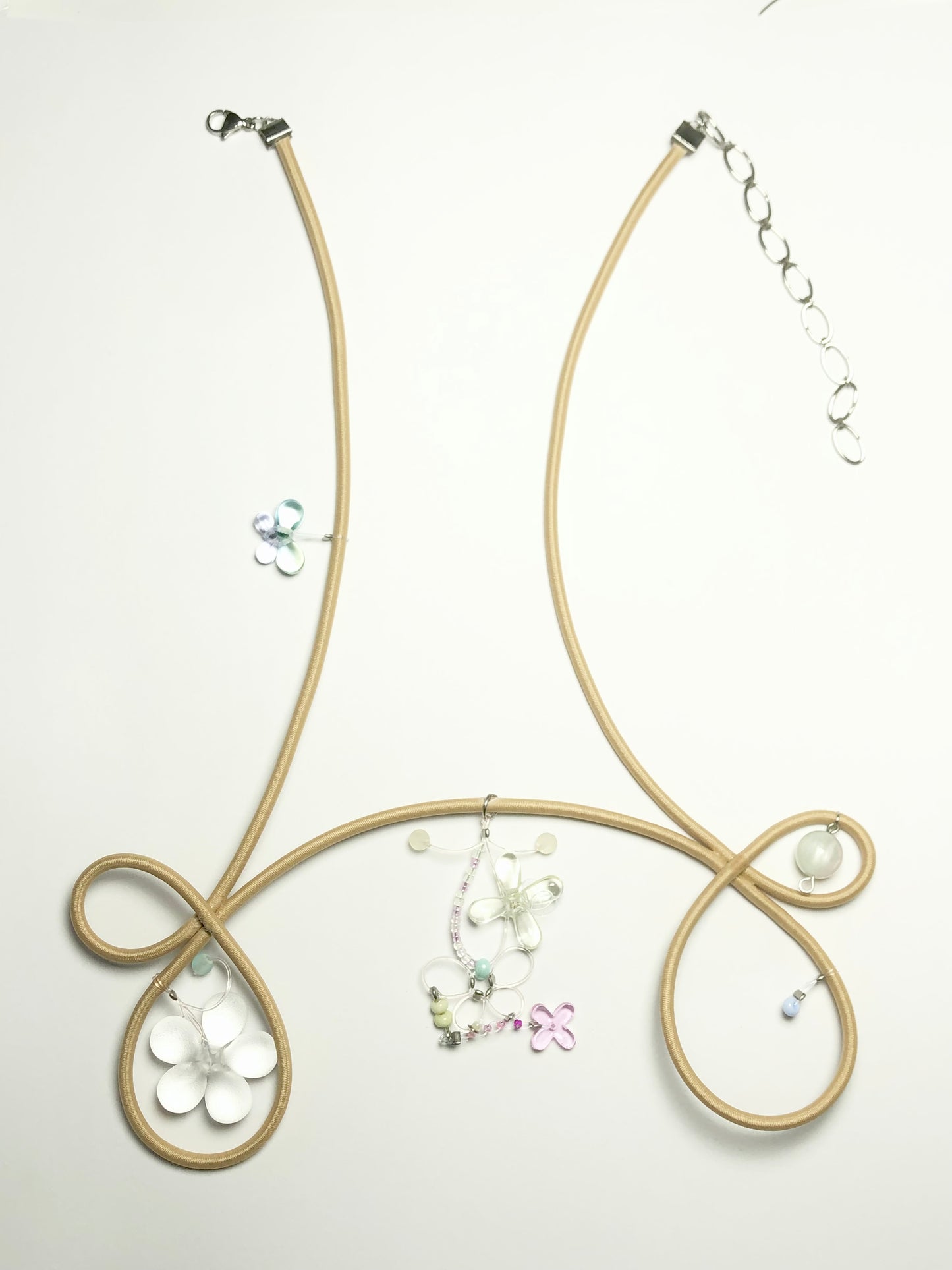 loop invsi necklace